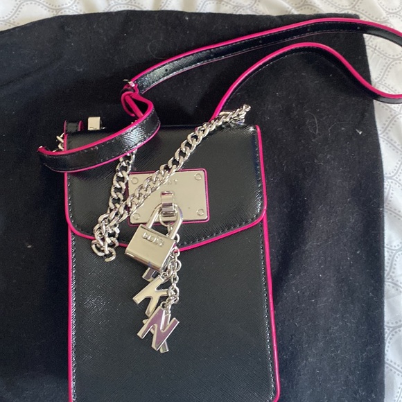 DKNY crossbody. - Picture 6 of 6